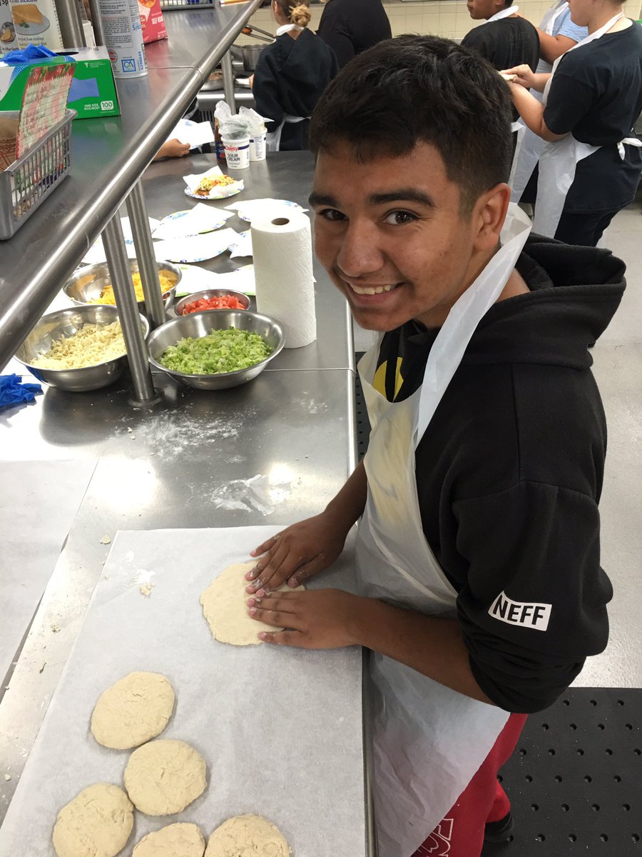RedcatASP's tweet photo. Can you smell what Redcat Kitchen is cooking? #Delicious https://t.co/2b2D6aslN3