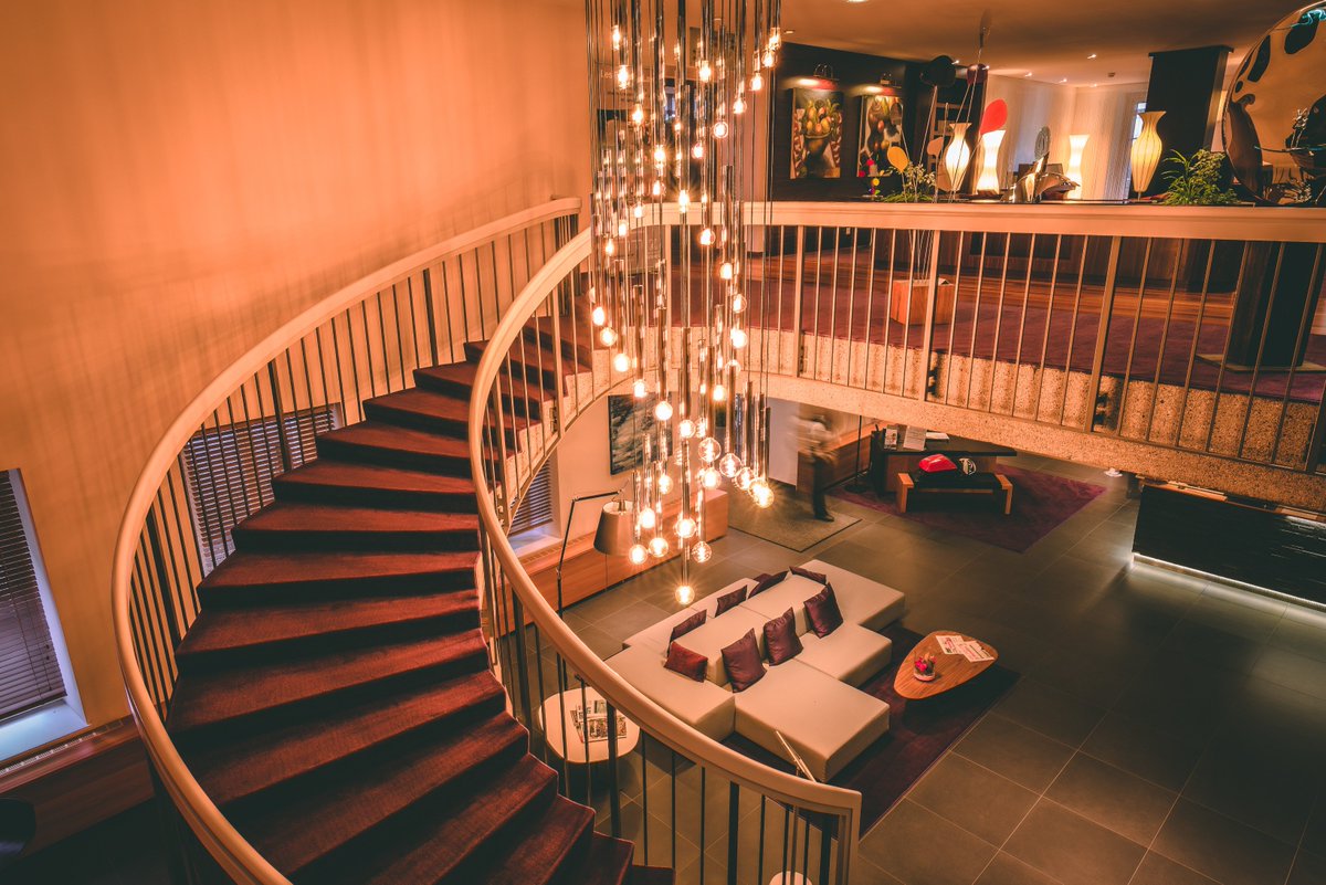 Entrez et appréciez le charme du #GrandHoteldesBains à Lavey-les-Bains pour un séjour 100% détente et bien-être ✨ #bainsthermaux #lesbainsdelavey #wellness #séjourshôtel