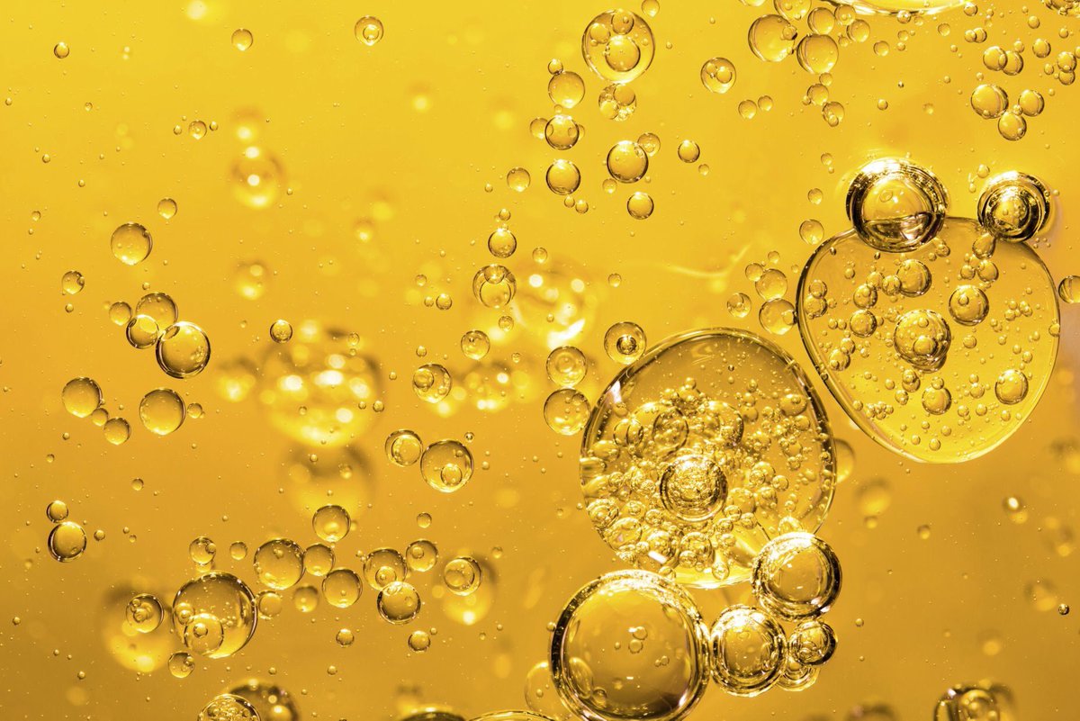 fortis_jaya's tweet image. When it’s time to change your engine oil, you may be faced with the decision between conventional motor oil and synthetic motor oil.

Which option is best? Read more to understand the difference and decide what’s right for you:
bit.ly/2yy96vR
#FJAuto