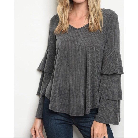 bubblelynn37's tweet photo. So good I had to share! Check out all the items I'm loving on @Poshmarkapp from @lovemyminiPosh #poshmark #fashion #style #shopmycloset #bellaedge #anthropologie: https://t.co/EaOz1CKGJQ https://t.co/iUBqPNT2uF