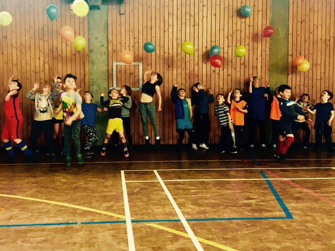 PEpartner_uk's tweet photo. This week we have been involved in positive Physical Activity and great PE lessons for more than 11,400 children in schools across the country. #lovewhatwedo #makingadifference get on board. https://t.co/s8G1Bw5qjO