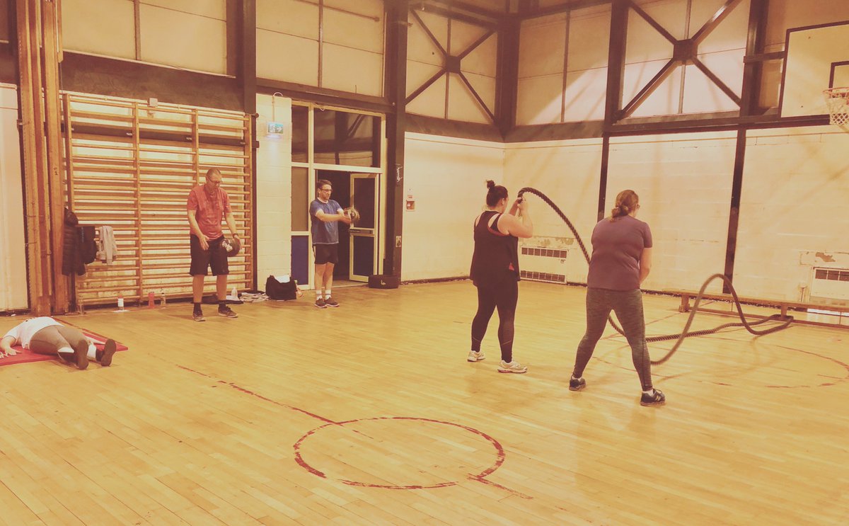 WarringFitClub's tweet photo. Every #Tuesday @PenkethSchool Warrington Fit Club are slugging it out ready to look and feel amazeballs this winter 🔥🔥🔥

#workout #warrington #bootcampwarrington #wakeupkickassrepeat https://t.co/RRqKU5h114
