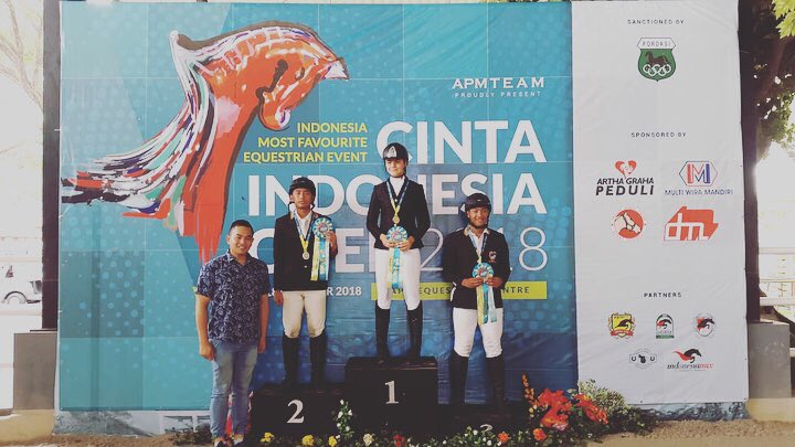 SMA_APM's tweet photo. Congratulations Lente Idema @lente.idema on Incasso 1st Place 🏆🥇, Jeremy Ewaldo Hugo @jeremy.hugo on APM Ambassador  2nd Place 🥈, and Krisna Budi Nurohman @krisna.nurohman on APM Ebony 3rd  Place 🥉, APM Preliminary Inter Senior High School, Cinta Indonesia Open 2018.
Congrats https://t.co/AqrLXqzhT3
