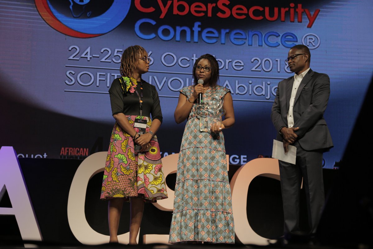 LILL_MICHAEL's tweet photo. ⭕Africa Cyber Security Conférence l Women 4 Tech

Mme le Ministre de l'économie numérique du Bénin @AurelieASZ reçoit un prix pour son implication au développement du digital en Afrique en présence de @edithbrou qui a aussi été au cœur de l'organisation #AfricaCSC #Afro4Tech https://t.co/NoROazIKpe