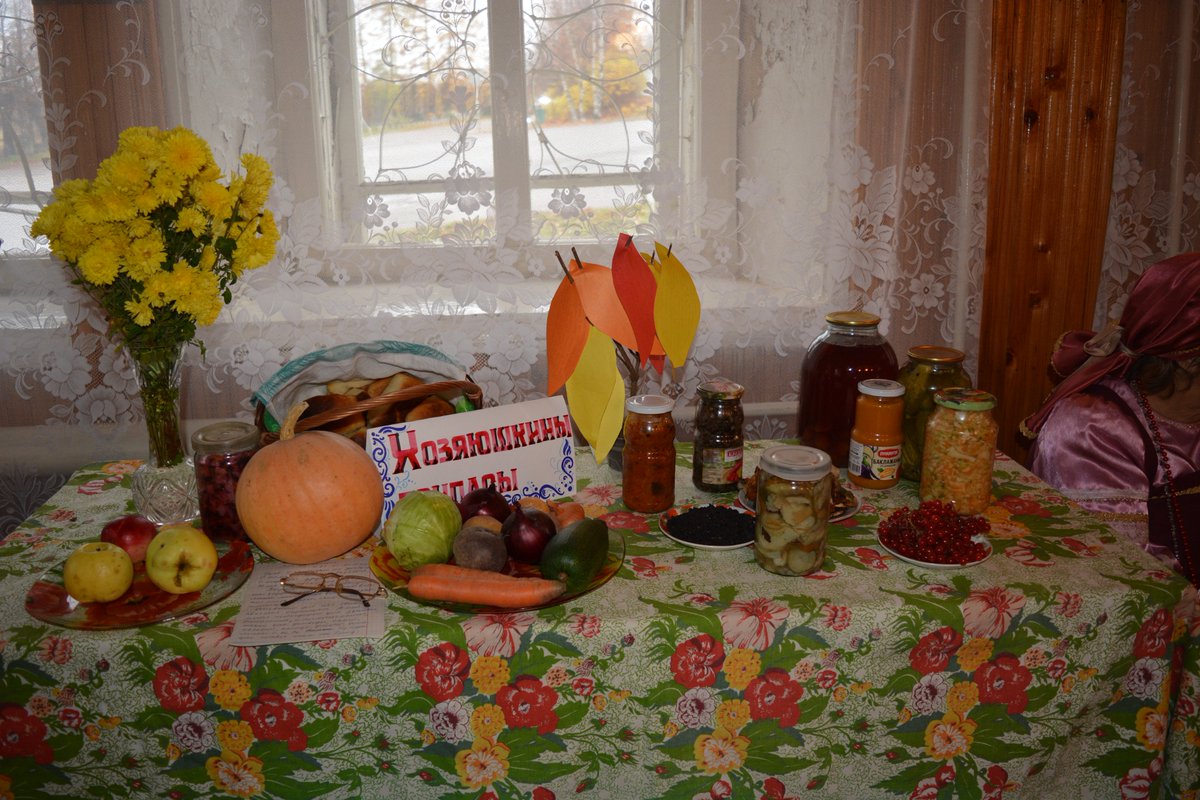 25.10.2018 г. Хор ветеранов Лухского КДК "Родные напевы провели конкурсную программу "Осень возрасту не помеха".В программе было все, песни, танцы, конкурсы! А задору ветеранов позавидуют молодые. Все участники мероприятия получили хорошее настроение и заряд положительных Эмоций!