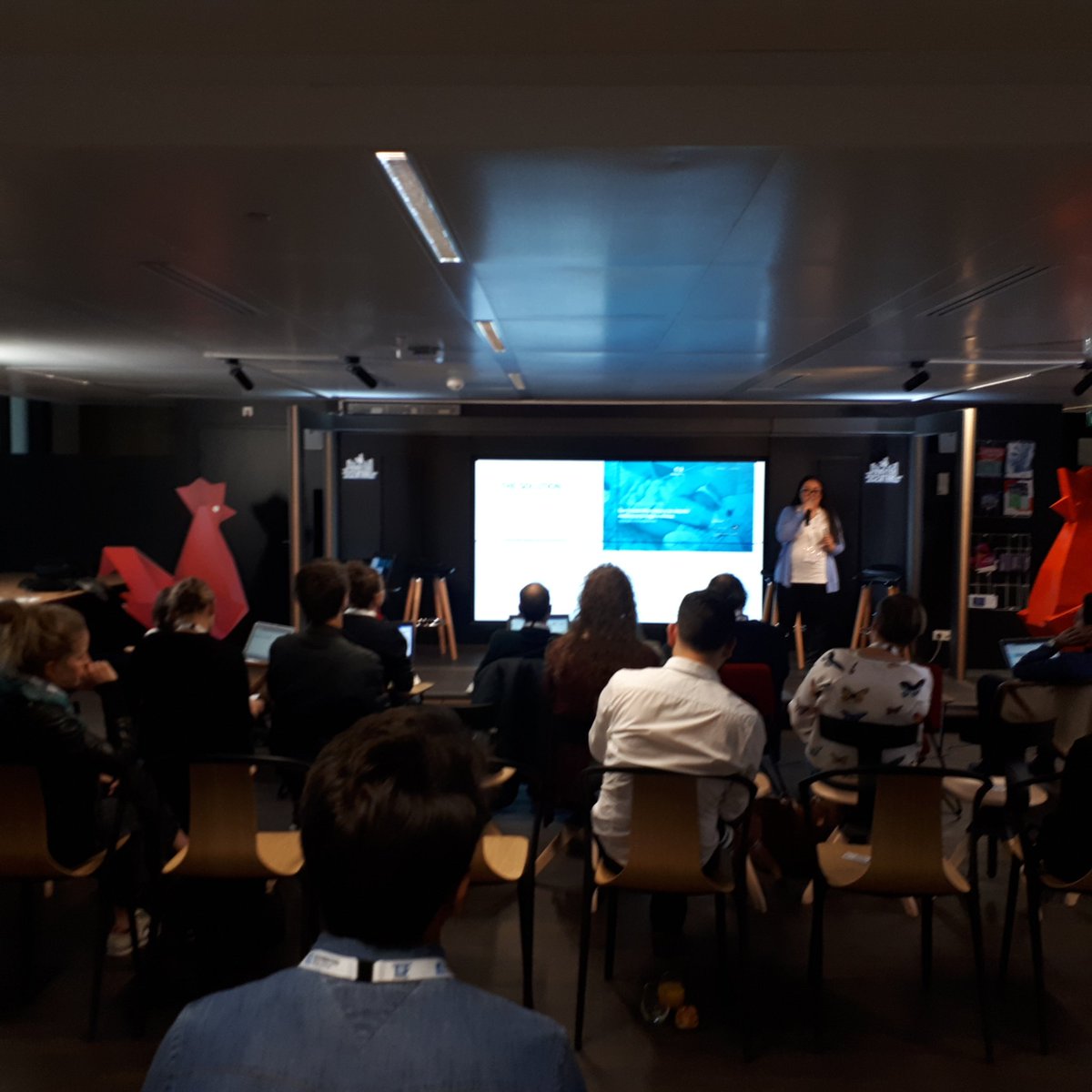 lajimenezmx's tweet photo. Just now @MarceRivero just presented #Connect2Drs to the @techfugees' jury #TFSummit18 aiming to offer medical services to refugees & displaced populations regardless a legal status, the project is a finalist (the only from Latam) 🔝🇲🇽 @EmbaMexFra Health should not be a barrier! https://t.co/uEuekmp0ky