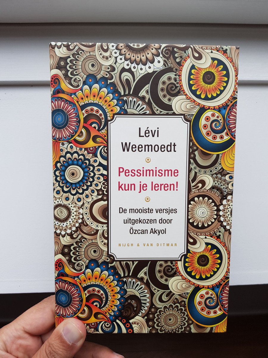 OzcanAkyol's tweet image. De eerste druk van 'Pessimisme kun je leren' (Lévi Weemoedt) is helemaal op. Maandag weer beschikbaar. Maar ik heb nog een exemplaar over en mag dat hier op Twitter verloten. Het enige wat je hoeft te doen, is dit bericht retweeten. Uitslag: zondag.