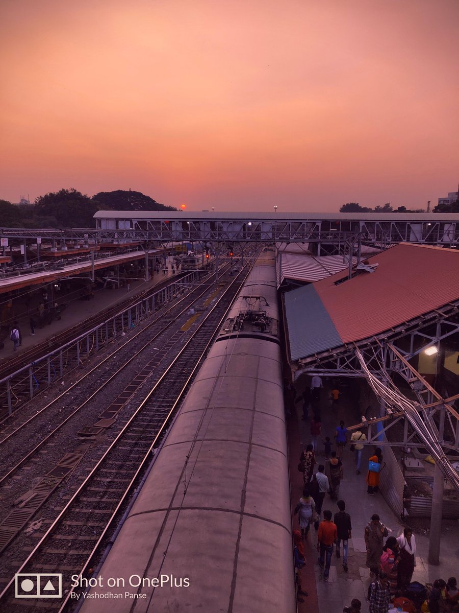 Sunset at Pune Railway station. @hashPune #Indianrailways  #railtracks #ghaigadbad #pune