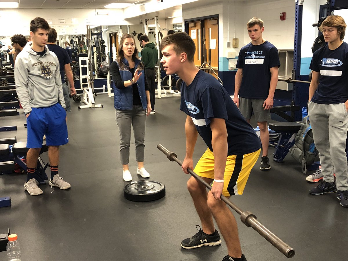 FrankMirandola's tweet photo. Maranda Schaljo from @EIU met with the @KnightsofPHS zero hour Adv Weights class and KSS 1600 dual credit class to discuss technique and recovery. “You don’t want to build athletic mobility on top of dysfunction.”
 @RedefiningReady @District214 https://t.co/PLa7x22oEX