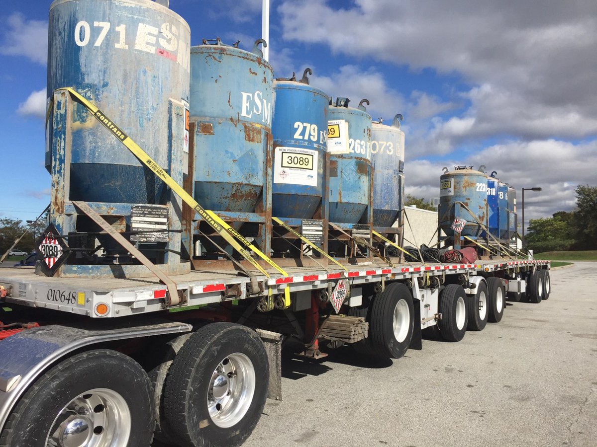 ContransFlatbed's tweet photo. You just never know what you're going to find on our trailers! From drywall, to steel, to lumber, to...metal waste in bulk containers...we do it all! Thanks to Larry for the pictures #ContransFlatbed https://t.co/kqSst1rBGh