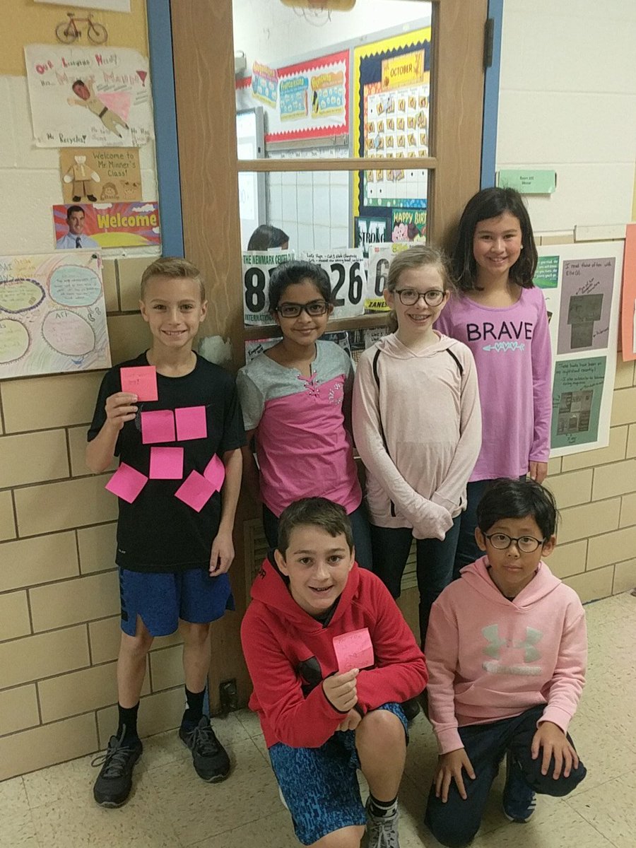 RichieMinner's tweet photo. Western Row 205 is ROCKIN the "Pink Out" #stompoutcancer #MasonMoment https://t.co/Puuf6PNlGF