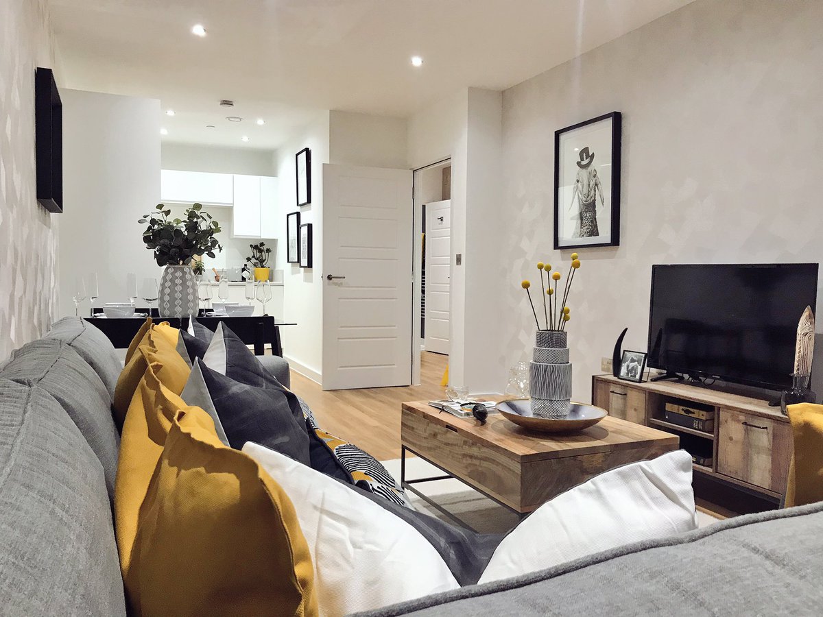 slawsy85's tweet photo. Second show home visit of the day, and it’s a corker from @int_by_abode at Royal Albert Wharf! #StartsWithUs launching new plots this weekend, book your spot today via https://t.co/2T78sNa95t https://t.co/QgCVShkOr8
