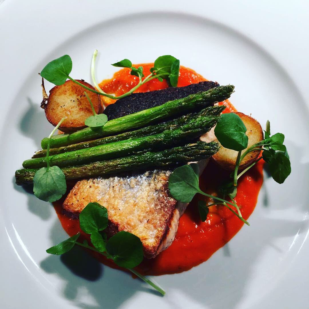 chestnutpub's tweet photo. Book your table to check out our brand new Autumn/Winter a la carte menu. Served Wednesday to Saturday 5:30 till 9pm 🍽
.
.
.
#food #alacarte #gastropub #fresh #seasonal #chefsofinstagram #radcliffeontrent #nottingham https://t.co/Fm851TMA4M