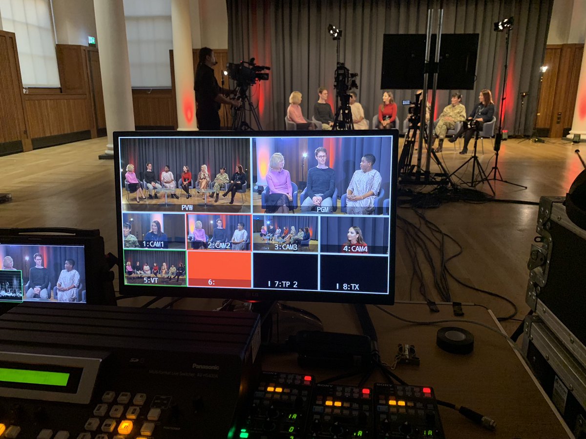 KingsCollegeLon's tweet photo. We’ve got ten minutes left of our @KingsNursing Facebook Live event. Join us now to hear what our panel think are the best things about a career in #Nursing #KnowAboutNursing https://t.co/OgWncmnteQ