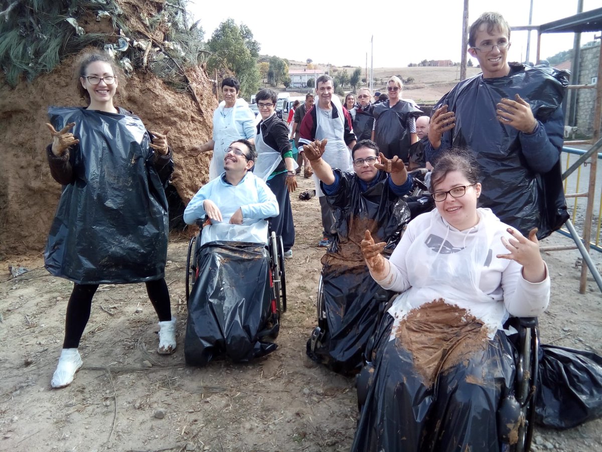 UniamociOnlus's tweet photo. Portogallo dal 17.10.2018 al 23.10.2018 per la mobilità Art of Inclusion. Art of Inclusion è un Partenariato Strategico @EUErasmusPlus @ErasmusPlusInd https://t.co/jrOj5hSjdX