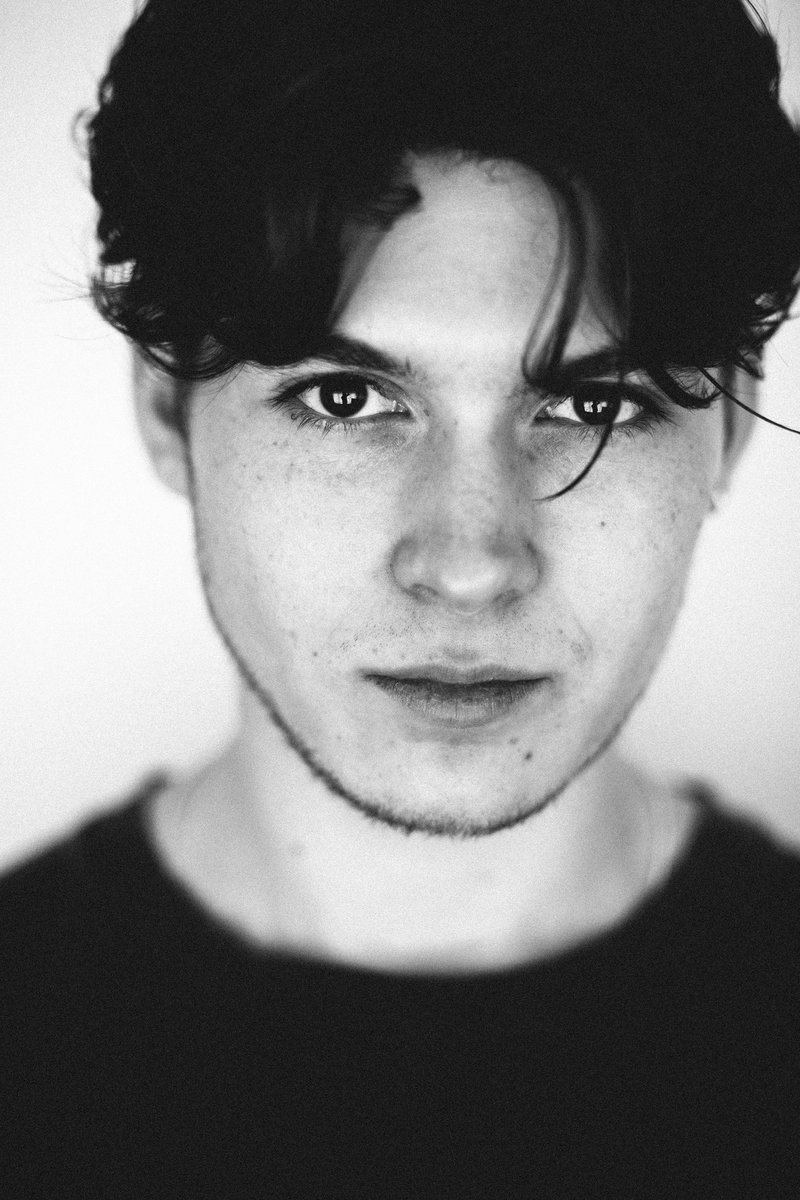 Blackhamimages's tweet image. Today's assistant........@ailb3ez_ @CanonUKandIE #lightingtest