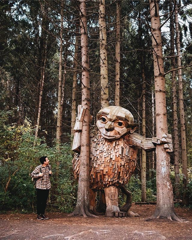 GoVisitDenmark's tweet photo. 'Lille Tilde' and her 5 forgotten giant friends (created by thomasdambo) are waiting for you to come find them in the forests around visitcopenhagen 🌳🍂
.
Thanks for letting us share your #forgottengiant moment mr_babdellahn 🙏
.
#visitdenmark #denmark #copenhagen #greatercopenh https://t.co/OyVqwfZ0k6