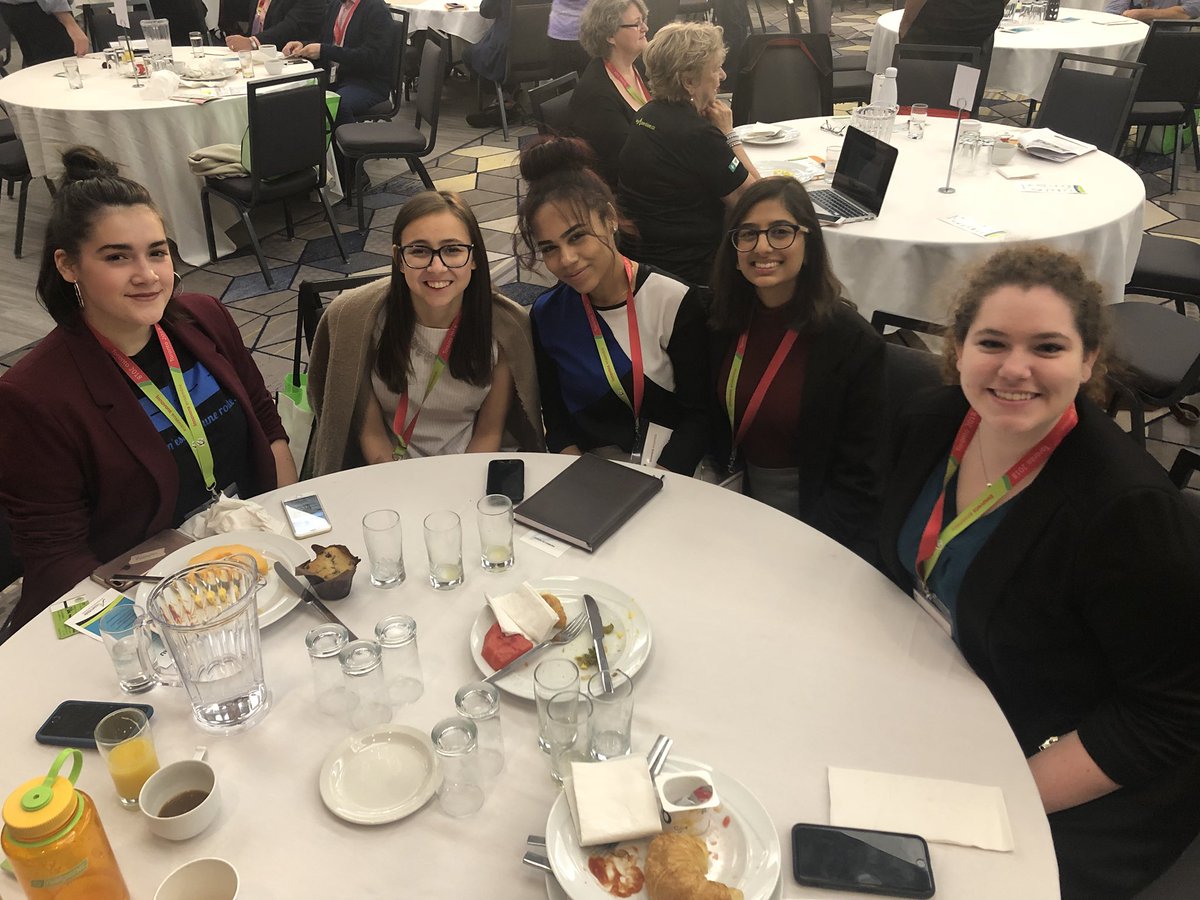 Première journée du congrès « Innovons ensemble » de <a href="/MonAssemblee/">Mon Assemblée</a>, nous avons hâte de rencontrer d’autres acteur.trice.s de la francophonie ontarienne ! #JeunesEngagés