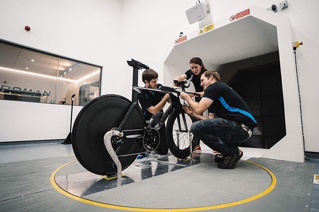 chrishallrides's tweet photo. Tinker Taylor Soldier Spy. Tweaking and refining that position with @jamcycling and @aerocoachuk. This bike is mad.
.
.
.
.
#jamcycling #aerocoach #wahooligan #rideparcours #tt #timetrial #aeroiseverything #aerodynamics #bikeporn https://t.co/emdMrgBSdr https://t.co/nuNXZHnTMs