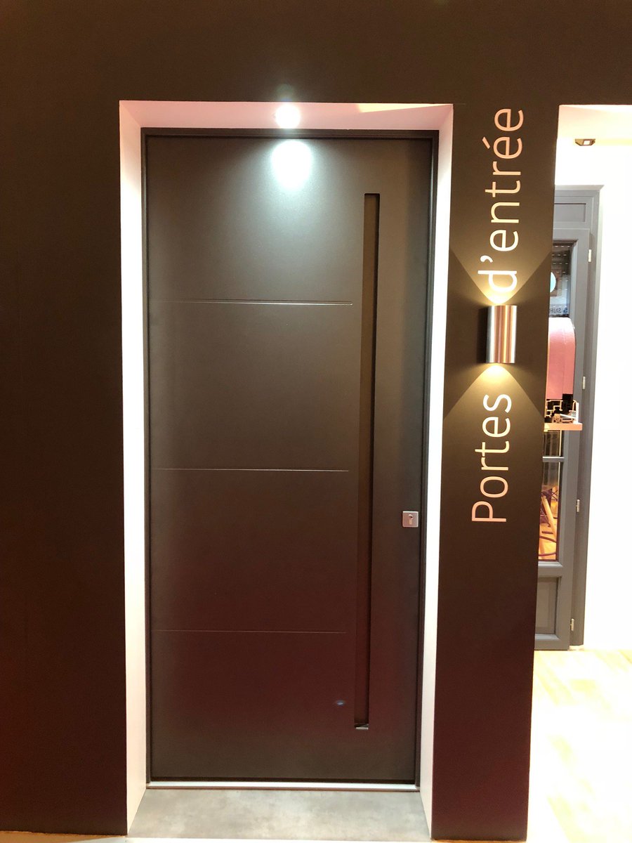 Euradif's tweet photo. Certains de nos modèles de #portes sont exposés à @artibat2018 sur les stands de nos clients. Voici le modèle GRAPHITE B sur le stand @JanneauOfficiel . #menuiserie https://t.co/3G9cej0fcR