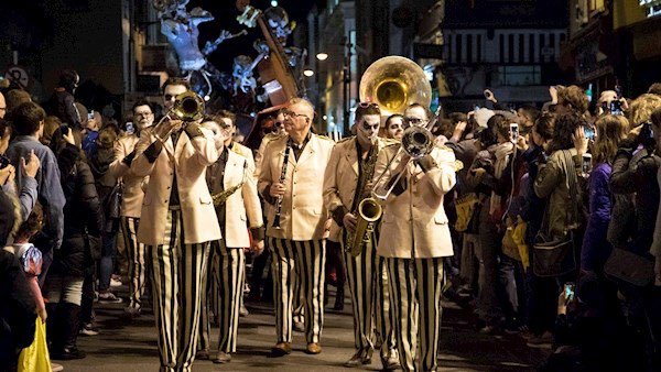 AltadaSolutions's tweet photo. Amazing turnout in our hometown of Cork for last nights #DayOfTheDead Parade through #CorkCity ahead of the @corkjazzfest this weekend! #HappyFriday #happyjazz #corkcompany https://t.co/ife0EYozvd