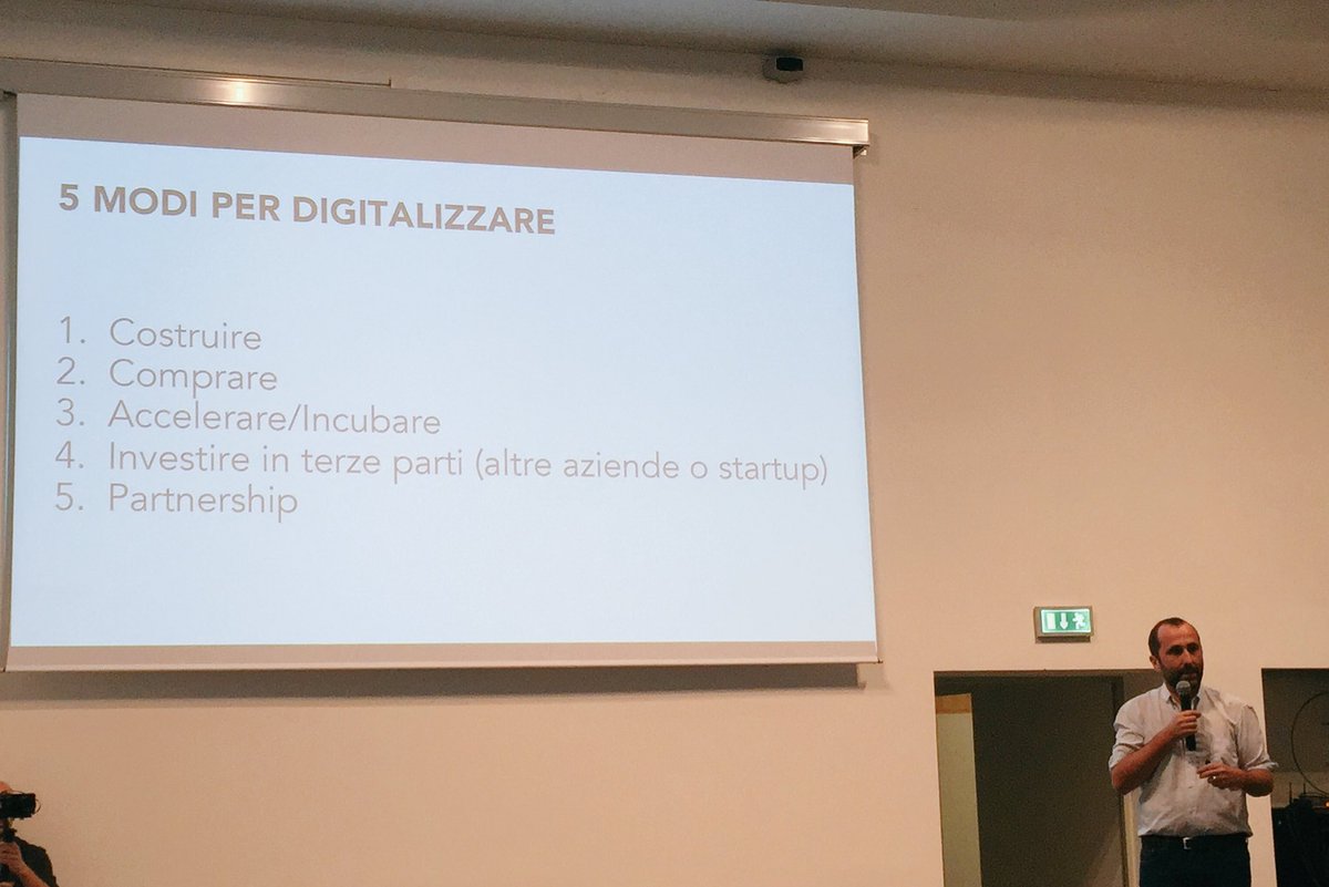 sara_salvarani's tweet image. Cosa vuol dire digitalizzare? Come farlo? #digitalsaleslab
#dsl2018
#sdbawards