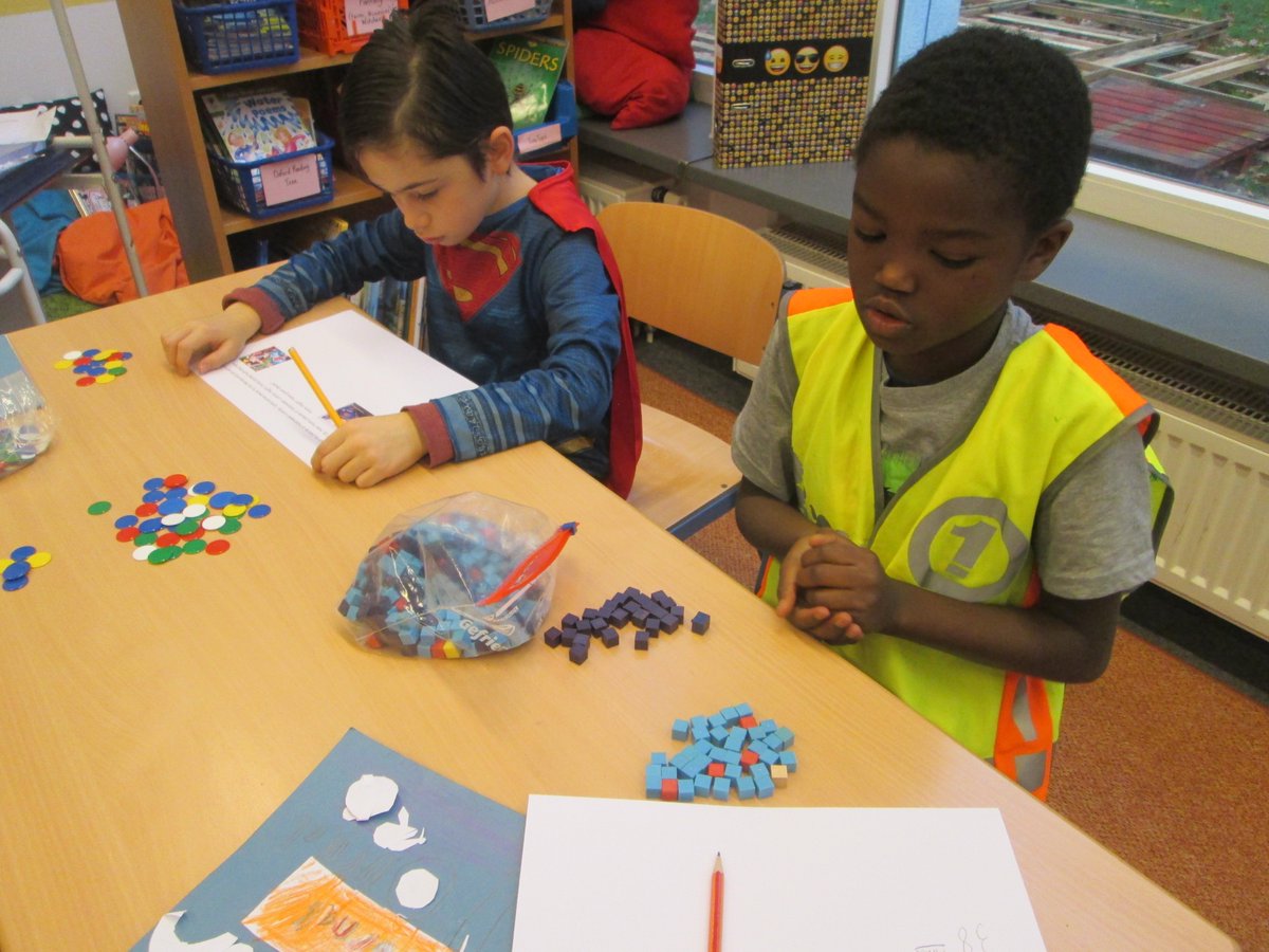 jennylee_teach's tweet photo. Costume day doesn't mean we don't still learn! Our Halloween-themed problem based inquiry into subtraction and division really got us thinking! @Grade3Ishr @ISHRLearns @PiBaker18 #openendedproblems #gallerywalks https://t.co/XPFhEyi94b