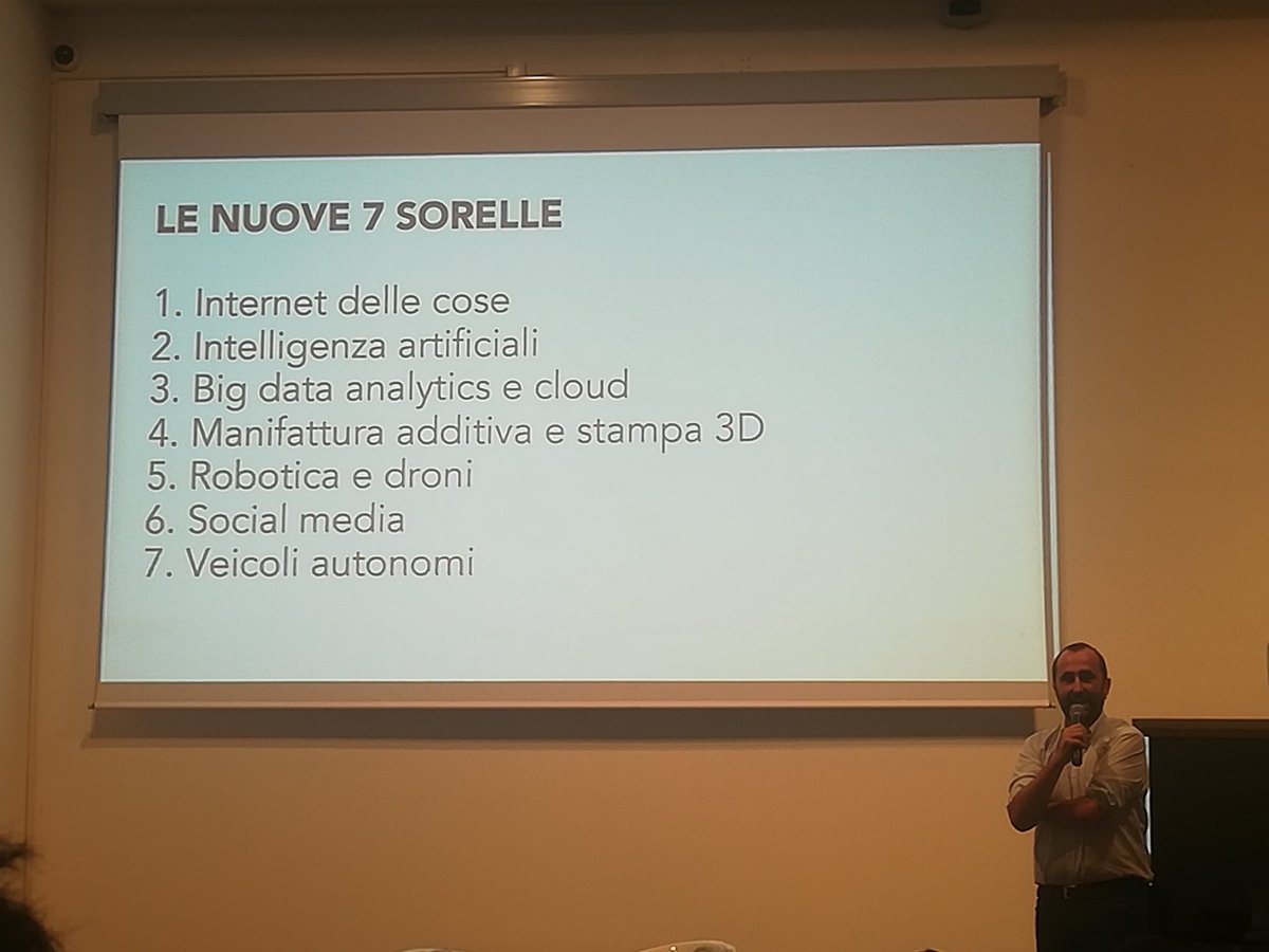 Alessandra_Zz's tweet image. "Le 7 tecnologie che secondo il World Economic Forum cambieranno il mondo" @ferrazza 
#DigitalSalesLab #dsl18 #sdbawards @SQcuoladiBlog
