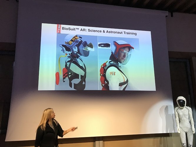 AstronautiCAST's tweet photo. E anche il casco della #BioSuit sarΓ rivoluzionario, avrΓ integrate #hololens per realtΓ aumentata e virtuale! Vi ricorda qualcosa? π @WEKIT_community #WeKit #EarthAndSpaceDNA https://t.co/gs3qP8NqjP