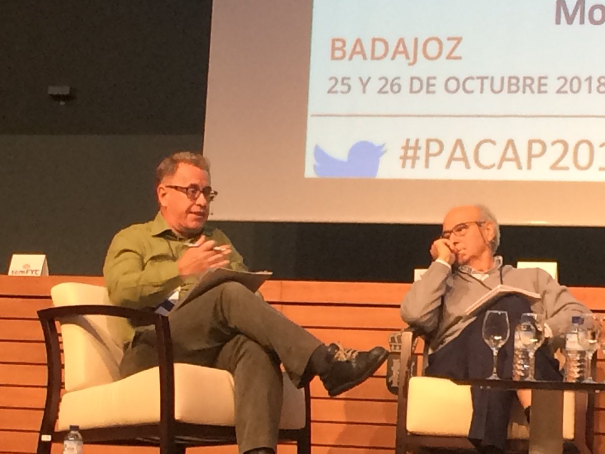 cbbenede's tweet photo. @paulasalamanc Que crack @mariosolerto resumiendo 12 preguntas a @Julrugia @vickyloru @marcomarchioni en #pacap18 y moderando la Mesa @PACAPfederal @semfyc creando hasta preguntas de auto reflexión 💜 https://t.co/L1XlOnpJLG