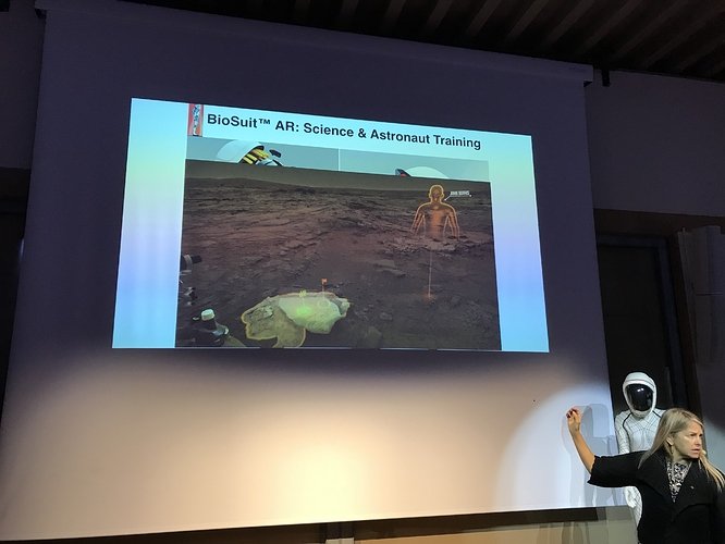 AstronautiCAST's tweet photo. E anche il casco della #BioSuit sarΓ rivoluzionario, avrΓ integrate #hololens per realtΓ aumentata e virtuale! Vi ricorda qualcosa? π @WEKIT_community #WeKit #EarthAndSpaceDNA https://t.co/gs3qP8NqjP