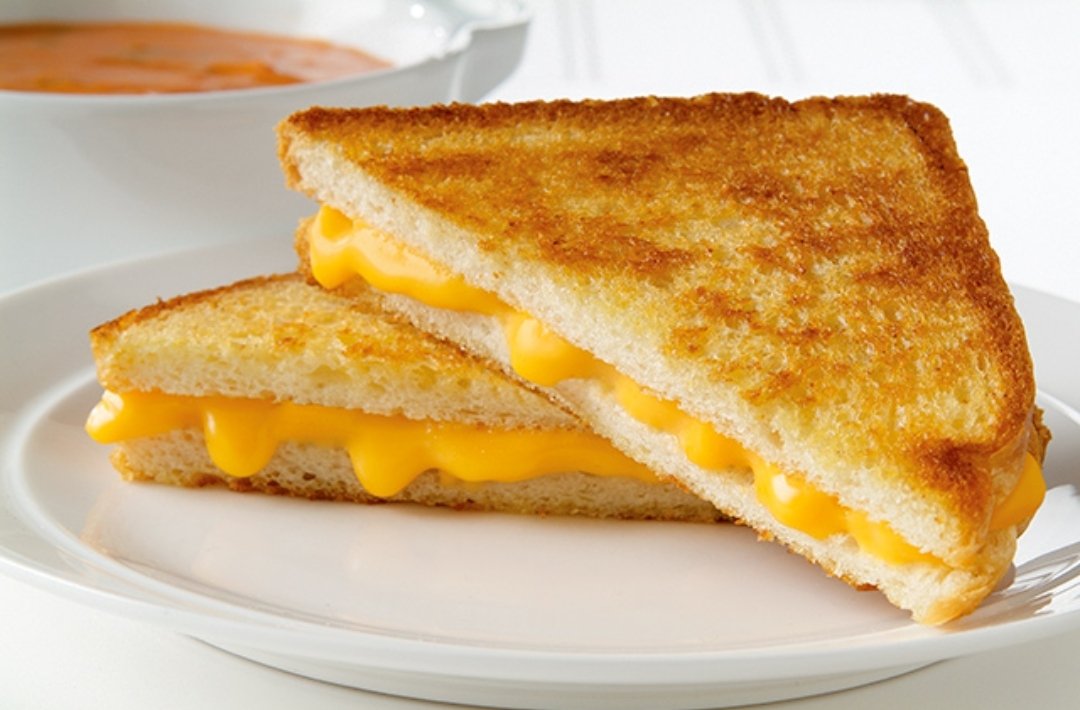 грилд чиз сэндвич. сырный сэндвич. тосты с мордочками. английский завтрак eggsellent. тост с сыром.