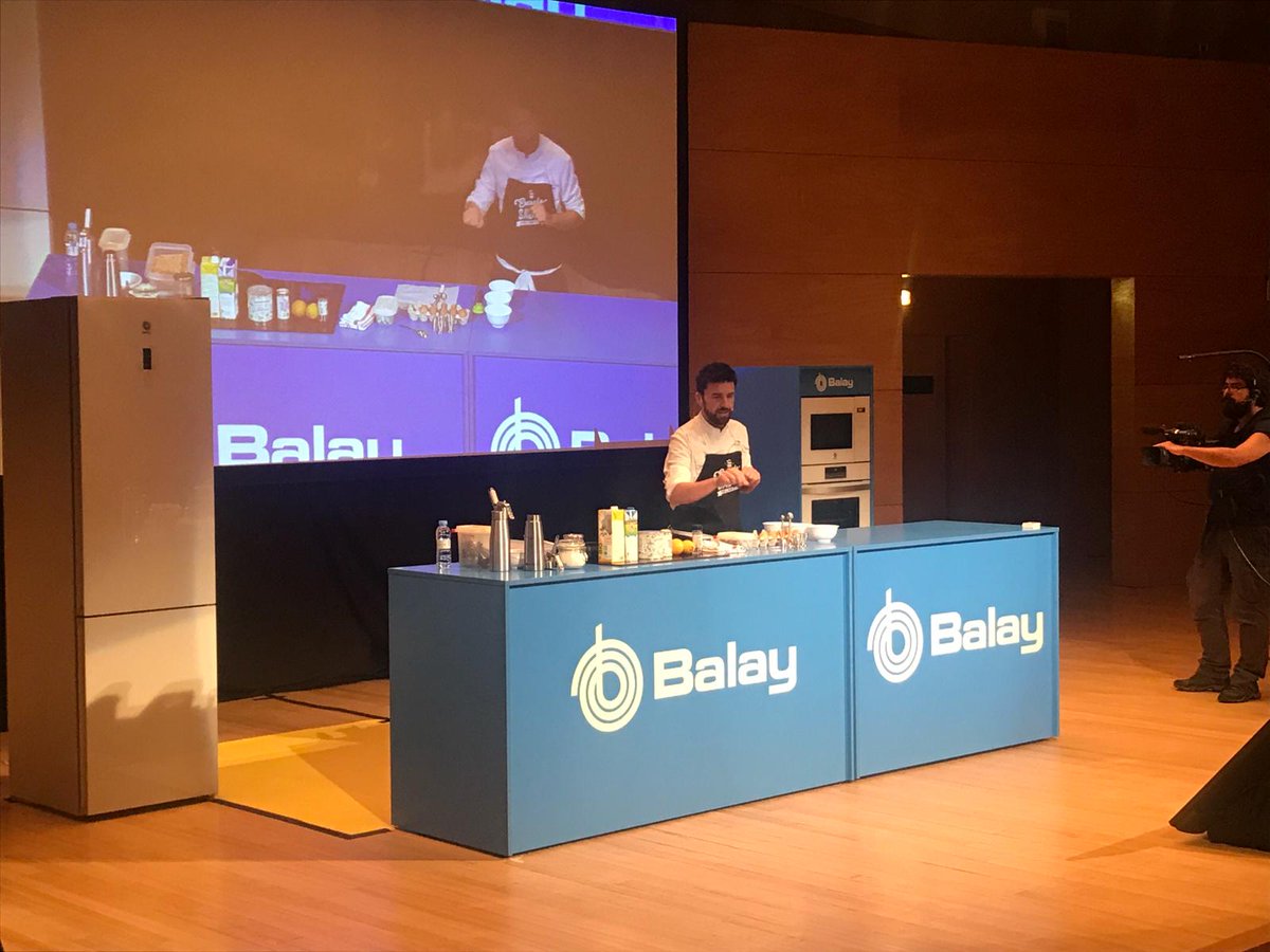 Aprendiendo y disfrutando en la primera edición de #ForumPanasef. ¡Qué bien lo pasamos en el concierto de @Ainhoarteta! Y qué decir de la masterclass de <a href="/Danzaragoza/">Daniel Zaragoza</a>! Si no pudisteis venir, aquí os dejamos un resumen 😌