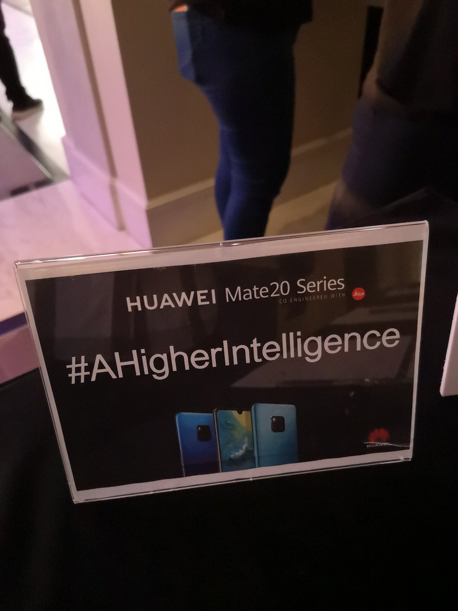 alveniscurly's tweet image. #GadgetMatchLIVE at the Huawei Mate 20 PH Launch :)

Can't wait to use this phone

#AHigherIntelligence
@gadgetmatch