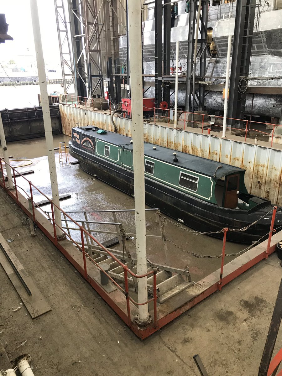 Alongside our external 200t boat lift and quaysides we also have a fully covered dry dock suitable for small vessel refits and repairs. This week it is being used by a pleasure craft. Please contact sales@alicat-uk.com for more details and availability #vesselserviceandrepair