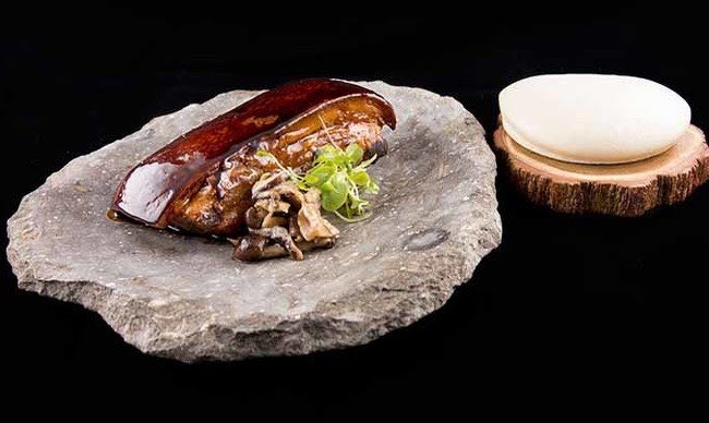 ¡Último fin de semana para disfrutar de las Jornadas Gastronómicas de las Setas Silvestres de la Comarca de la Sidra! Nosotros nos sumamos con nuestra Panceta Melosa y Rustida, a la que incorporamos seta de cardo, shitake y setas de roble blanco y roble marrón.