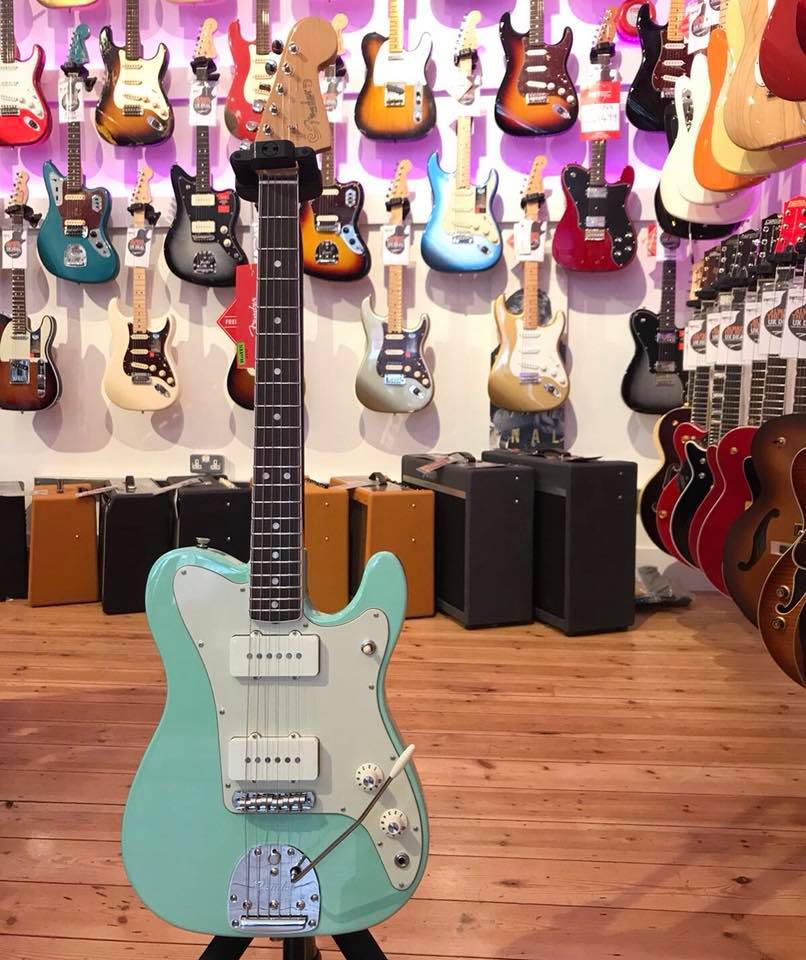 playmusictoday's tweet photo. Job available! If you'd like to be a full-time Guitar Expert at PMT London, find out more about the role available and apply here: https://t.co/sk4J0bDSz9 #london #jobs #jonhunt #jobsearch https://t.co/ZTCJ3E1Tl7