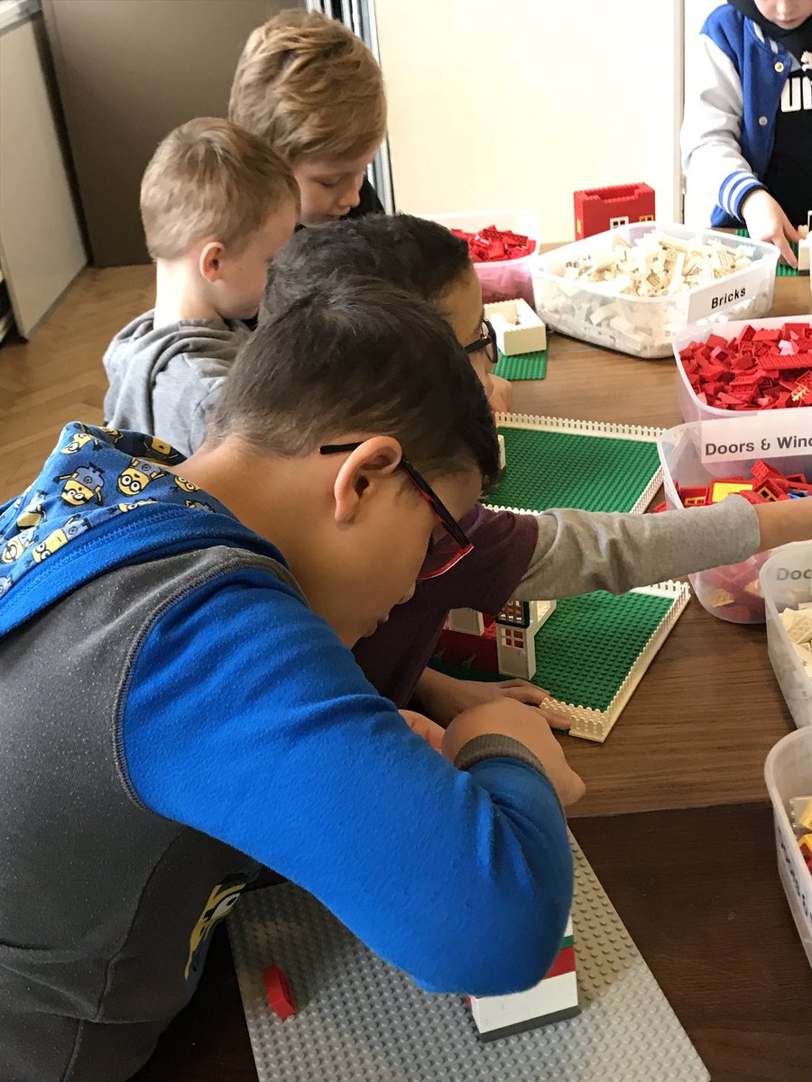 WT_Stockport's tweet photo. Happy children concentrating on creating a city! #LEGO #stockport #WonderfulThings @StockportHomes @LEGO_Group @LEGOIdeas @LEGO_Education https://t.co/AfJgixGY0x