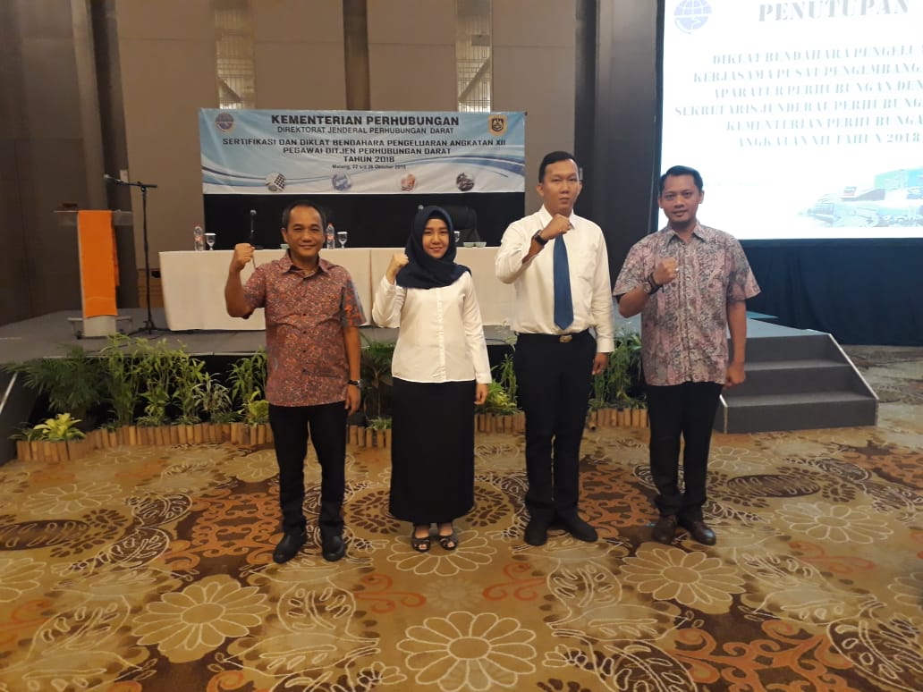ppsdmap's tweet photo. Pelaksanaan Penutupan Diklat Bendahara Pengeluaran Angkatan XII Tahun 2018 kerjasama dengan Sesditjen Perhubungan Darat di Malang oleh Kepala Bidang Diklat Manajerial Bapak Sugiyanto. Selamat dan Sukses!!!
#diklat #ppsdmap #bpsdm151 #kemenhub151 https://t.co/ixXMnEck4r