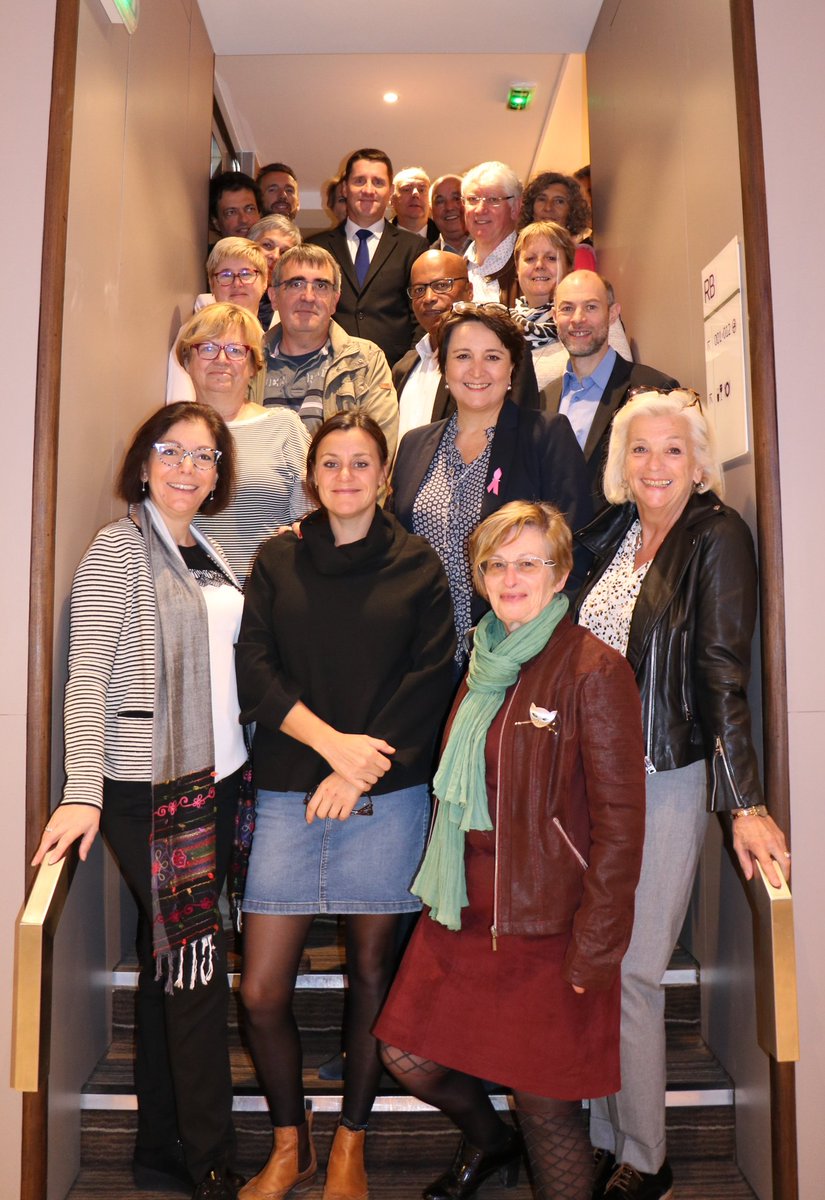 MLJ_AURA's tweet photo. Le conseil d'administration #AMILAURA vient d'adopter à l'unanimité la motion de @UNmissionlocale qui refuse de participer à toute expérimentation de fusion des #MissionsLocales au sein de Pôle emploi https://t.co/zsf2XaSSYd
