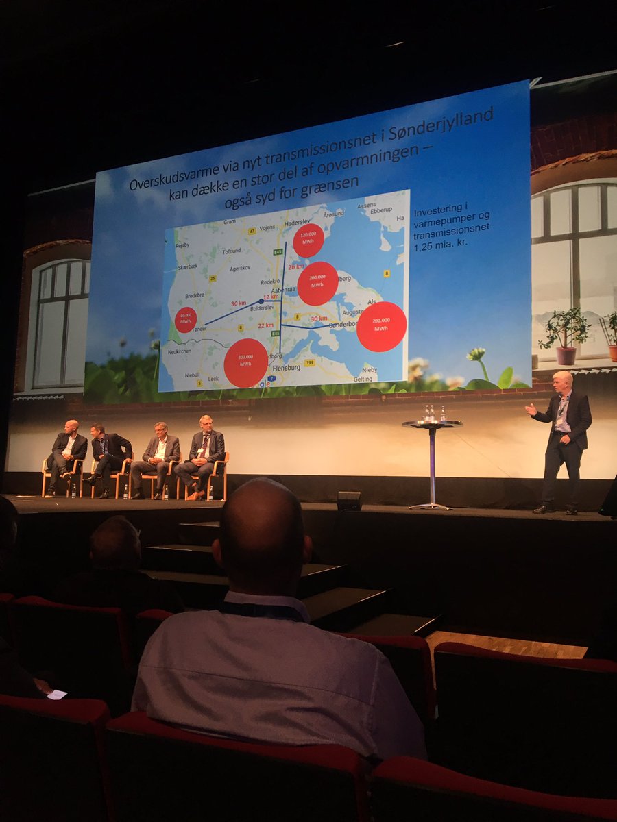 JetteMiller's tweet photo. Datacentre, grøn omstilling og elektrificering. Alt sammen noget der presser vores elnet. I løvens hule på #LM2018 vurderes det, at udbygning af fjernvarmenettet er mere økonomisk attraktivt end udbygning af elnettet.
#meregrønomstillingforpengene #dkgreen #dkenergi #dkbiz https://t.co/yJWUz5K58J