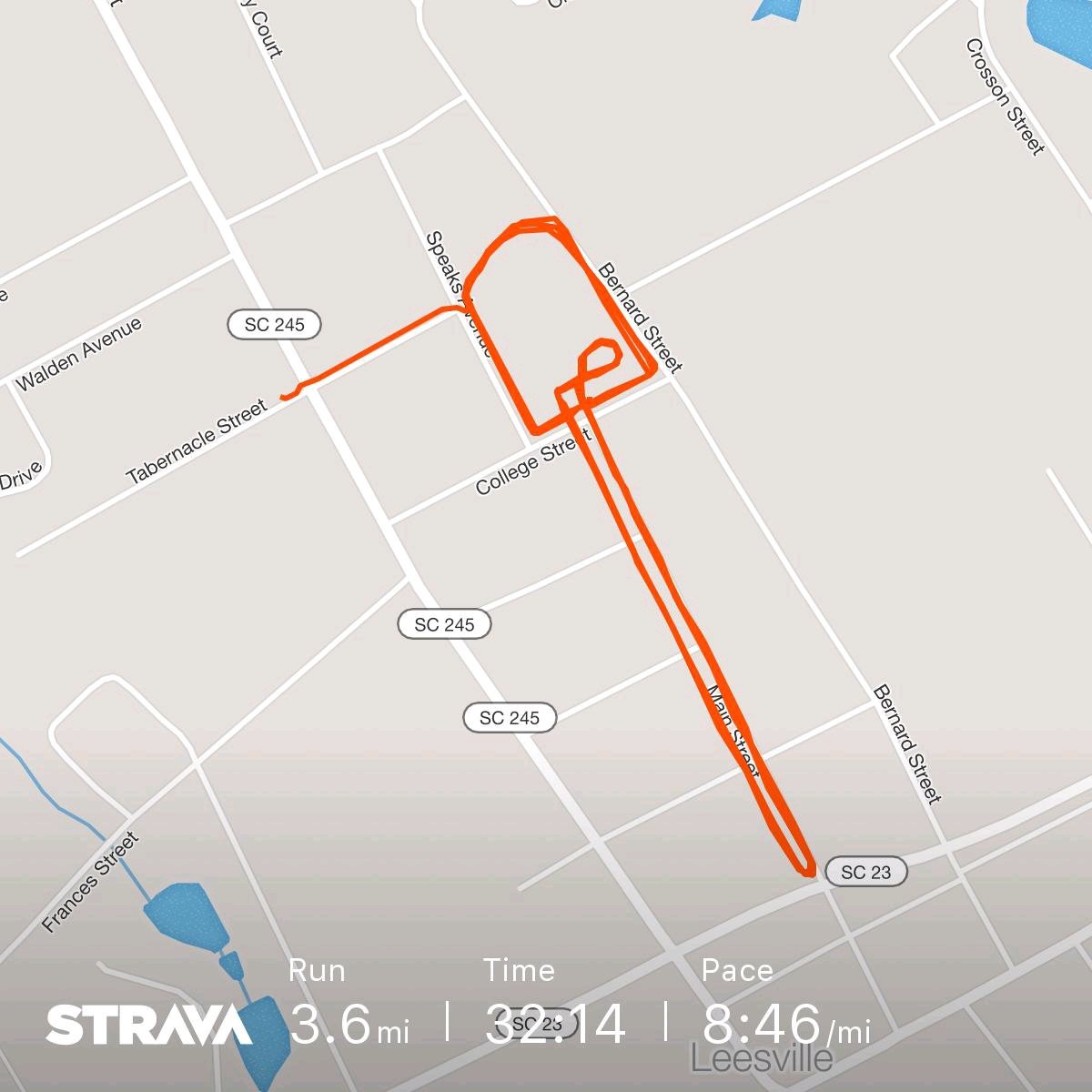 BrianManley15's tweet photo. 2 @F3Rooster @F3LexSC pax frolic and fartlek in a light rain. #Harderthing #F3Counts  https://t.co/llAEJMKnDp https://t.co/DJleDADaJ3