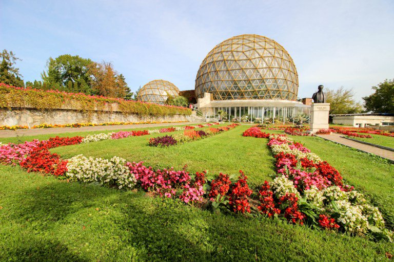 cityoftheweek's tweet photo. Beautiful #Salaj County Highlights - take a walk in the Garden of Dragons or explore the Jibou Botanical Gardens with this one-day itinerary: https://t.co/REvVB6kHwZ #Romania #visitRomania #ttot #travel #europe #Transylvania https://t.co/KEbFxMsfNL