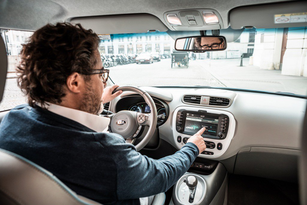 Eaglepowder's tweet photo. Mein Einstieg in die Elektromobilität. Was ich mit dem Kia Soul EV erlebt habe, lest ihr im Blog! https://t.co/nKutpCDjK1 #KiaMotorsAustria powered by @WienEnergie #WienEnergie https://t.co/5KfOh0WPIt