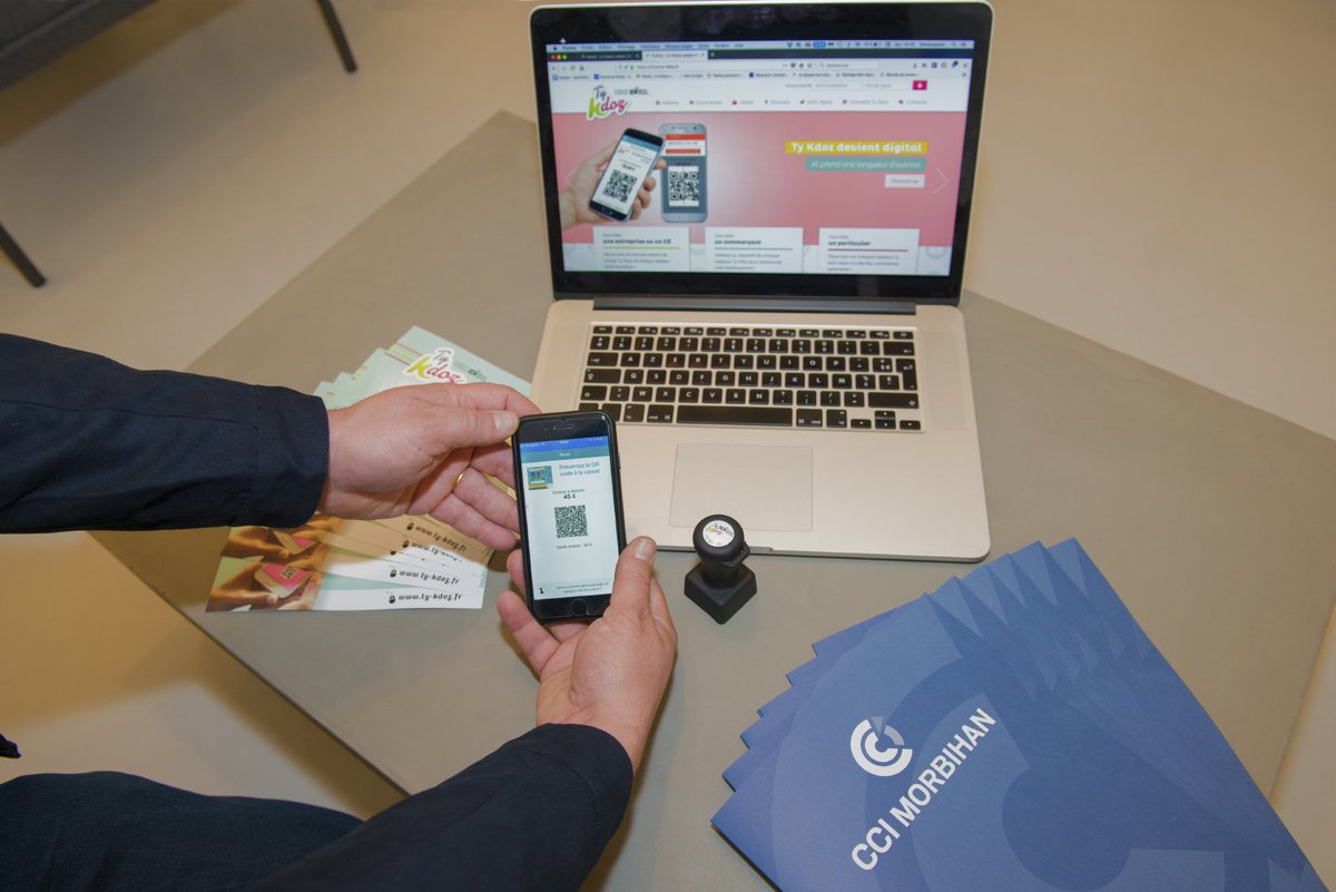 📲Bon plan pour les entreprises morbihannaises, leurs CE et les salariés : le chèque cadeau Ty Kdoz est maintenant dématérialisé ! De quoi favoriser encore davantage l'économie locale 👉 bretagne-economique.com/dossiers/ty-kd… #commerce #deveco #CCI <a href="/CCI_du_Morbihan/">CCI du Morbihan</a>