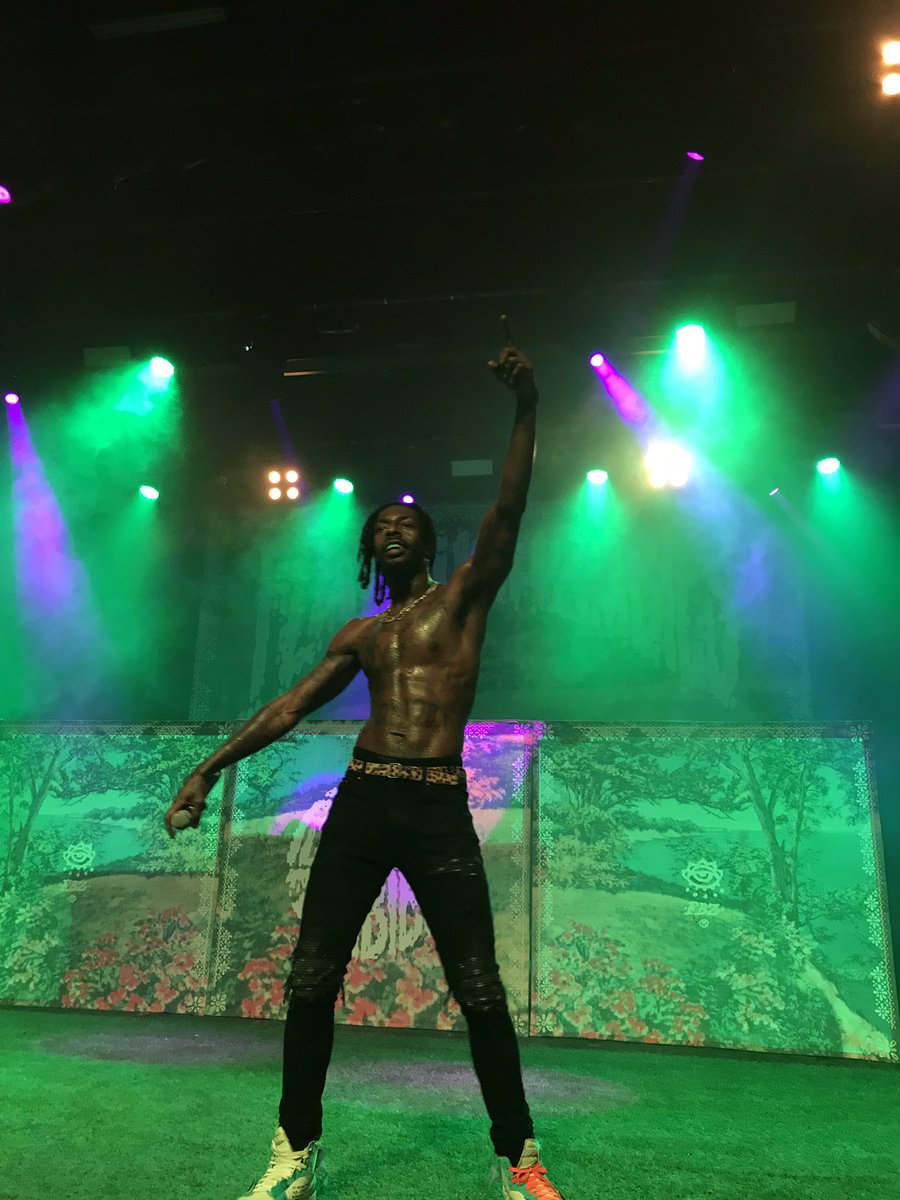 ReidMadison's tweet photo. @FlatbushZombies Antwerp too lit last night https://t.co/ehI8gZXPSm