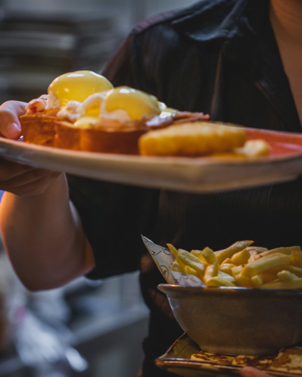 MolensCafe's tweet photo. Poached eggs on toast? Don't mind if I do. 

#poachedeggs #eggs #poached #eggesbenedict #eggsroyale #breakfast #loughton https://t.co/gpTz5UehES