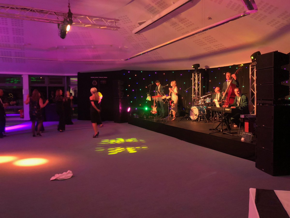 Happy Friday! A quiet weekend for us this weekend, but the team are around to answer any questions or quotes you may need. Call us today on 01332 300 041 or email info@lovethatlive.com 😃