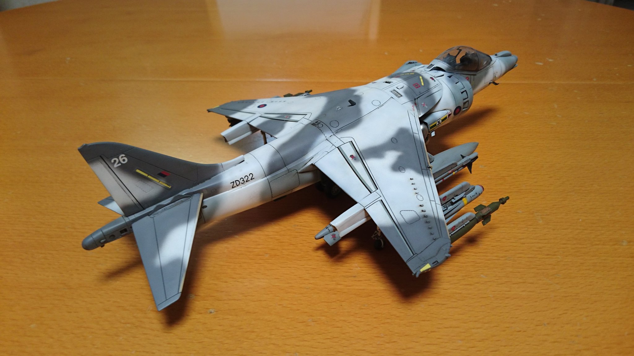 Prowler モデフェスお疲れ様でした A Twitter ハセガワ 1 48 ハリアーgr 7a 冬季迷彩仕様 完成 通常版のキットを資料漁って何とか冬季迷彩まで持って行けました 武装はブラッシンのagm 65 Gbu 12を使って攻撃機らしくごちゃごちゃしてますw明日の