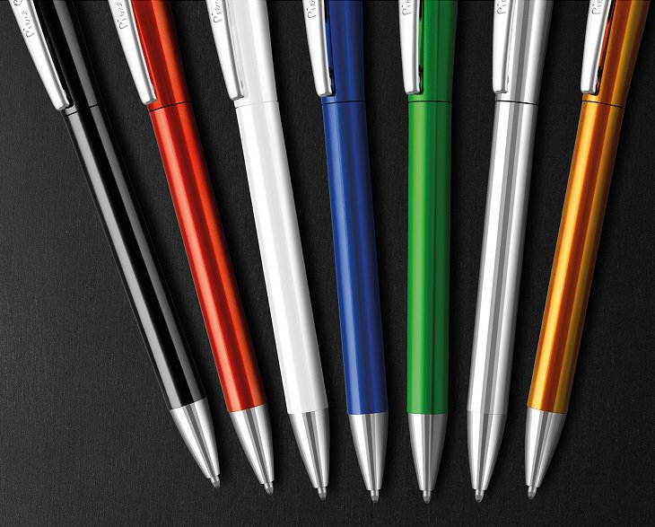 PierreCardinUK's tweet photo. The Avant-Garde Roller is a designer pen without the designer price tag #designerpen #personalisedgift #FashionFriday https://t.co/gexeyJzhYv